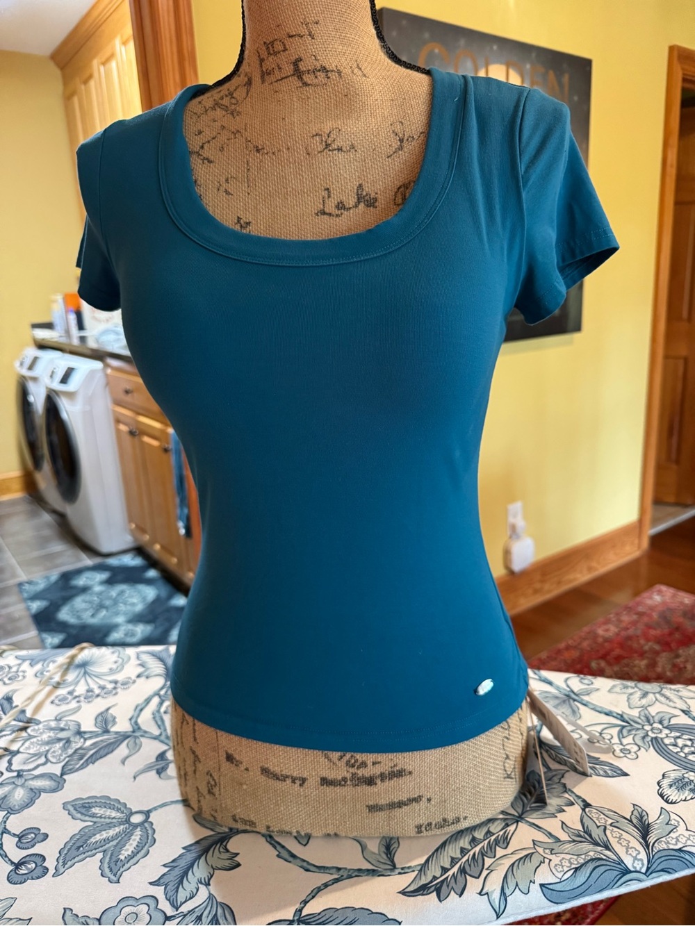 OGL ROUND NECK TEE WITH BRA NWT